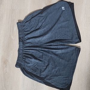 Men's athletic shorts size medium